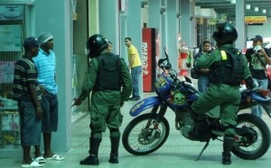 Panamanian police look for gang symbols